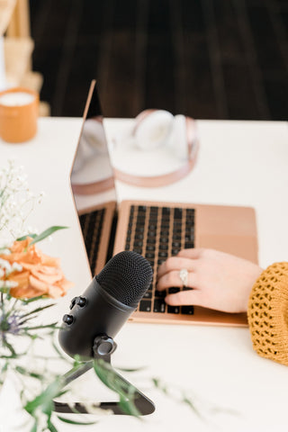 laptop, microphone, social media